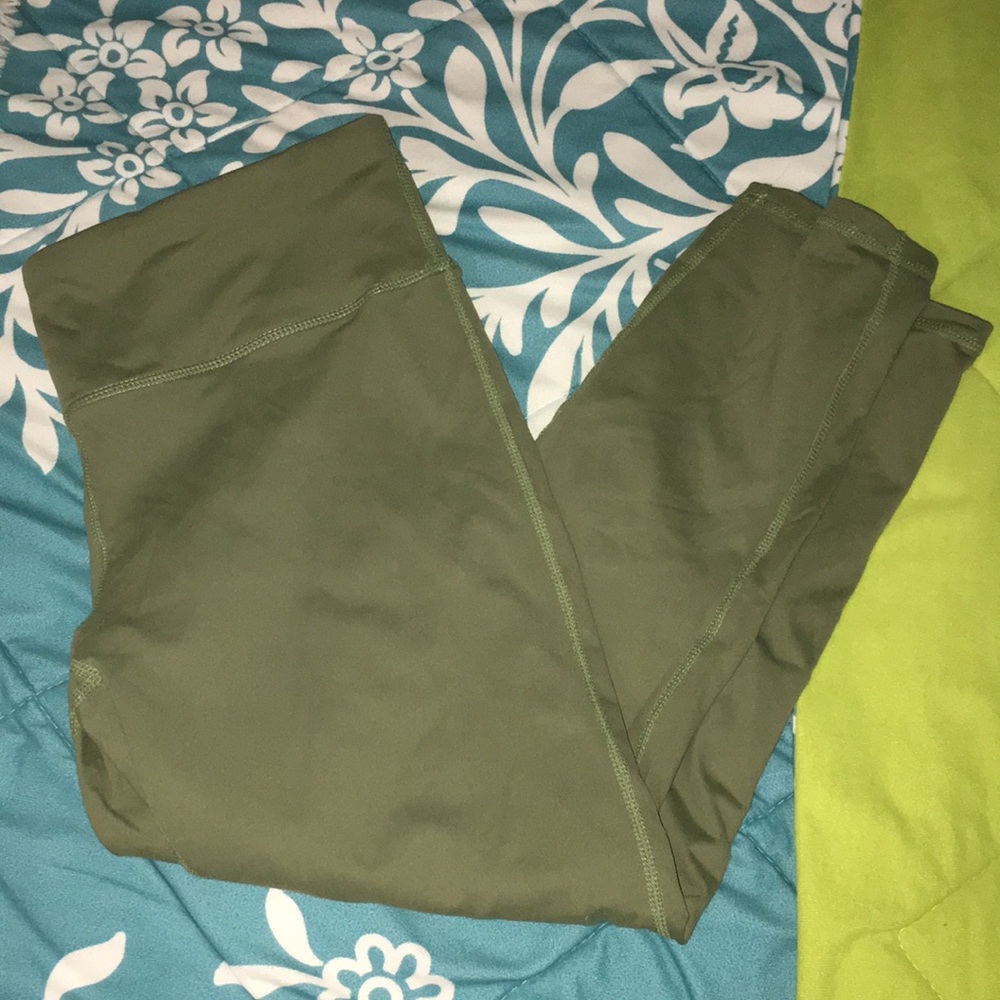 Green leggings